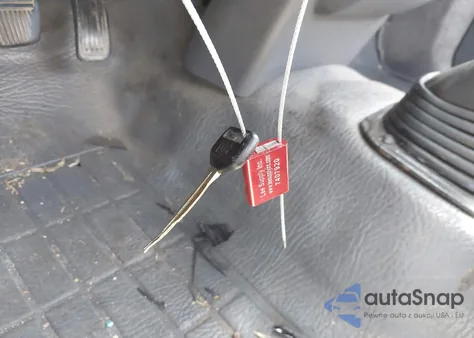 1992 Toyota Pickup 1/2 Ton Short Wheelbase из США, поврежденный, VIN JT4RN81A6N0102277